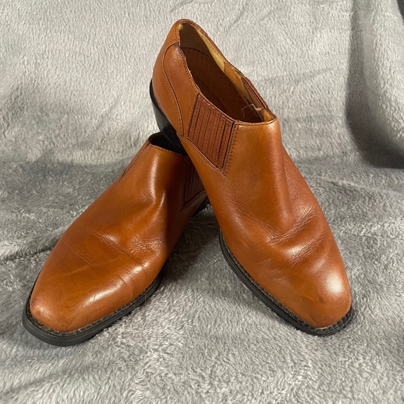 Ariat Shoes - Ariat Brown Leather Chelsea Ankle Boot Pull On  Low Heel Size 7B western